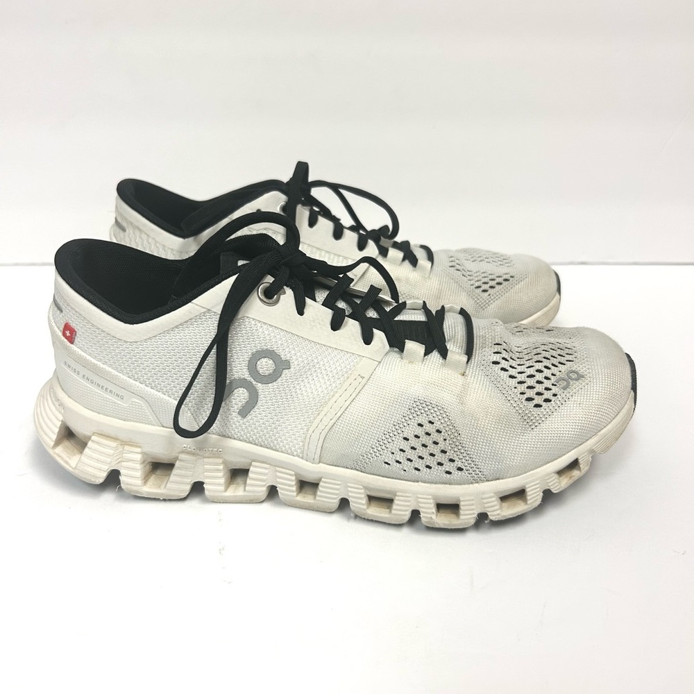 On Running Shoes Women 6.5 White/black Swiss Engineered Cloud Comfort Athletic - Picture 5 of 13